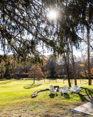 1376 Salt Point Turnpike, Pleasant Valley, NY 12569