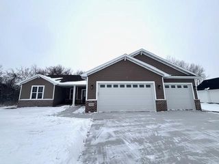 5343 FENCELINE LANE, Omro, WI 54963