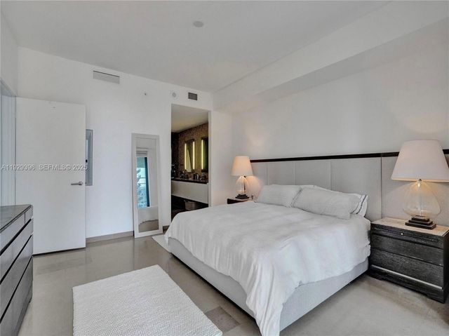 88 SW 7th St 907, Miami, FL 33130