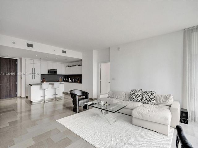 88 SW 7th St 907, Miami, FL 33130