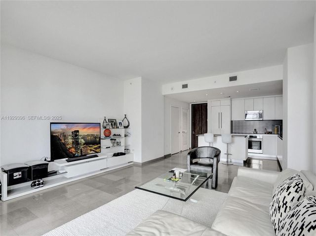 88 SW 7th St 907, Miami, FL 33130