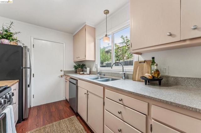 3720 Esmond Ave, Richmond, CA 94805