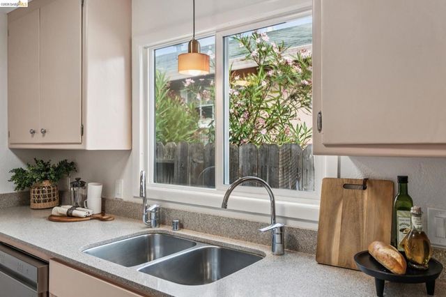 3720 Esmond Ave, Richmond, CA 94805