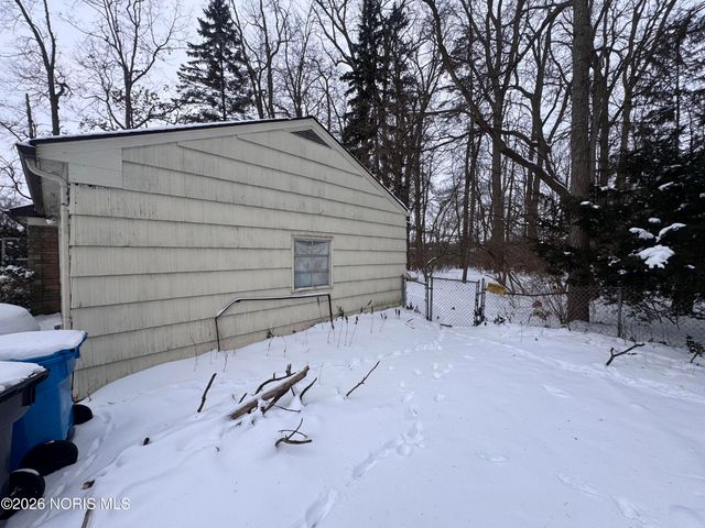 5045 Fairgreen Drive, Toledo, OH 43613