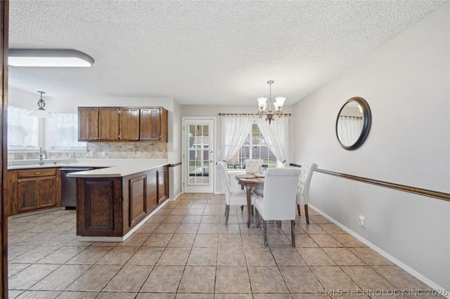 1624 W Edgewater Place, Broken Arrow, OK 74012