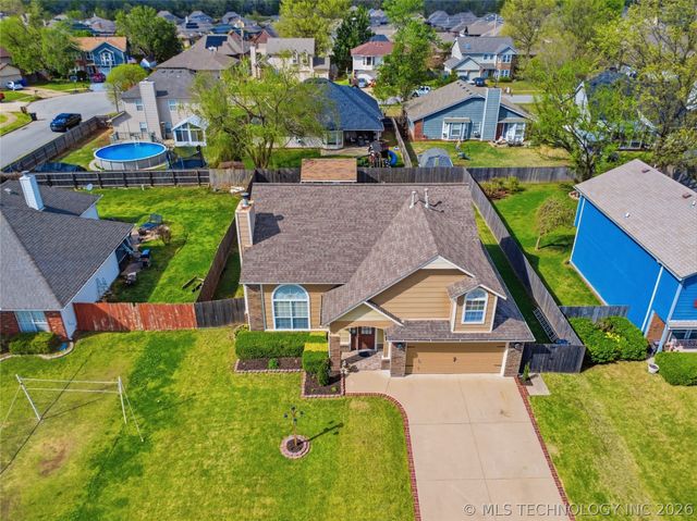 1624 W Edgewater Place, Broken Arrow, OK 74012