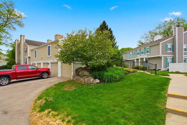 41728 Onaway Drive, Northville City, MI 48167