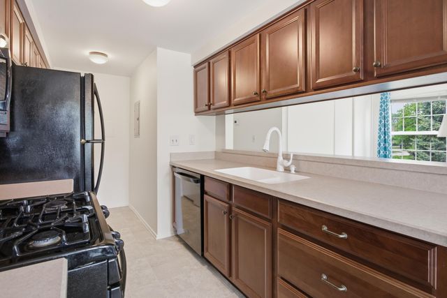 41728 Onaway Drive, Northville City, MI 48167