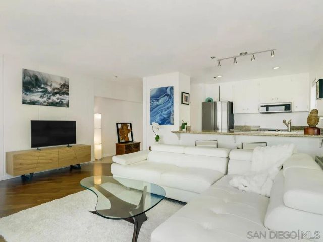 1251 Parker Pl 2N, San Diego, CA 92109