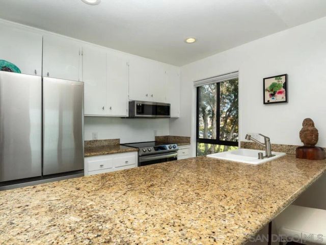 1251 Parker Pl 2N, San Diego, CA 92109