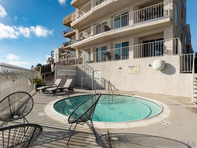 1251 Parker Pl 2N, San Diego, CA 92109