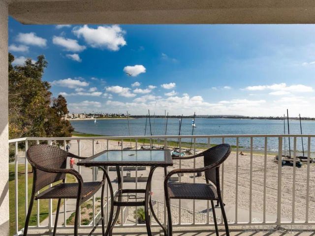 1251 Parker Pl 2N, San Diego, CA 92109