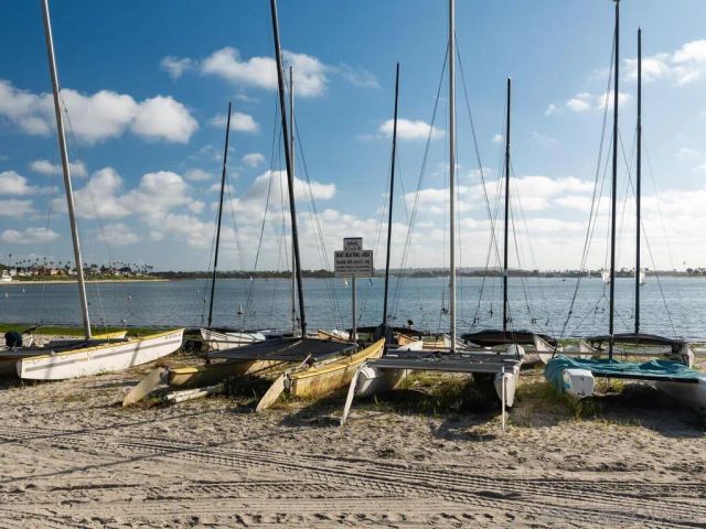 1251 Parker Pl 2N, San Diego, CA 92109