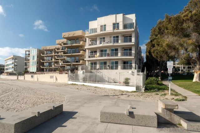 1251 Parker Pl 2N, San Diego, CA 92109