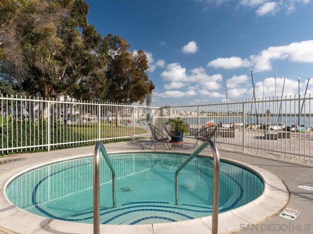 1251 Parker Pl 2N, San Diego, CA 92109