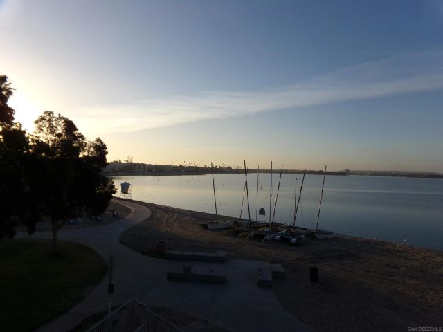 1251 Parker Pl 2N, San Diego, CA 92109