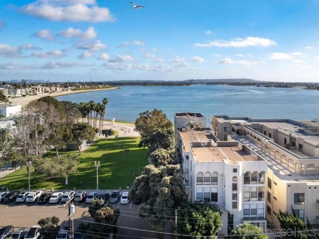 1251 Parker Pl 2N, San Diego, CA 92109