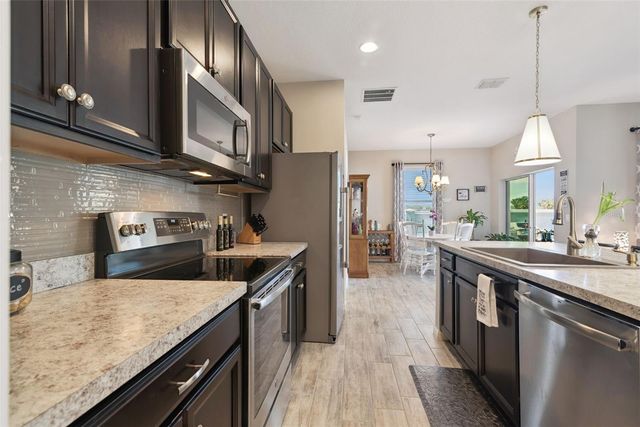 37027 SCENIC BLUFF DRIVE, Grand Island, FL 32735