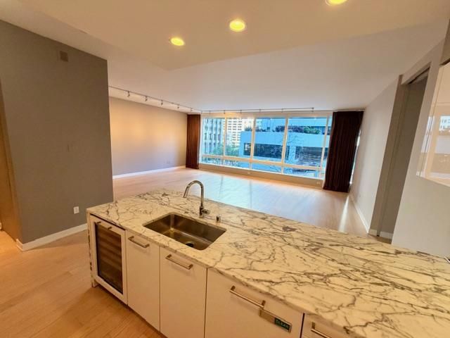 301 Mission Street 303, San Francisco, CA 94105