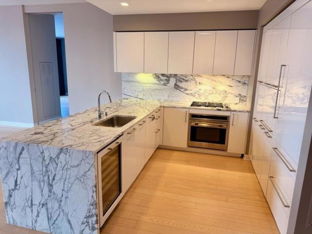 301 Mission Street 303, San Francisco, CA 94105