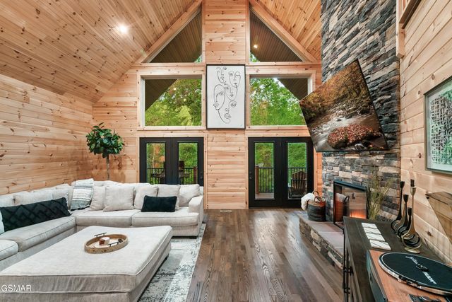 1325 Harmony Way, Sevierville, TN 37876