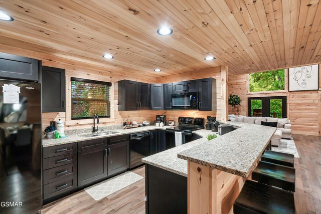 1325 Harmony Way, Sevierville, TN 37876