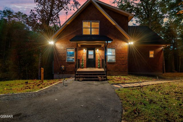 1325 Harmony Way, Sevierville, TN 37876