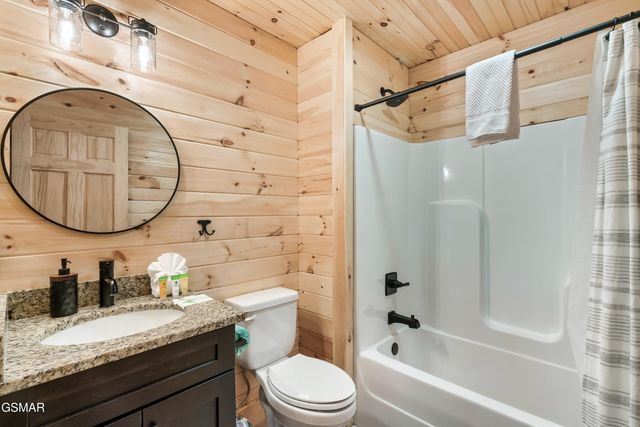 1325 Harmony Way, Sevierville, TN 37876