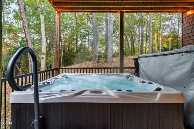 1325 Harmony Way, Sevierville, TN 37876