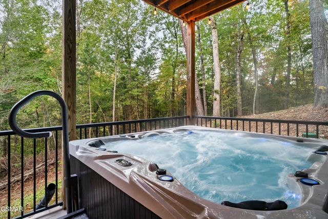 1325 Harmony Way, Sevierville, TN 37876