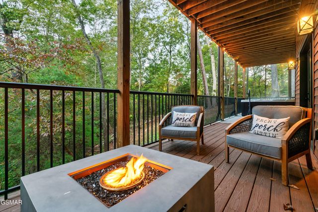 1325 Harmony Way, Sevierville, TN 37876