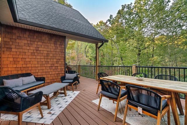 1325 Harmony Way, Sevierville, TN 37876