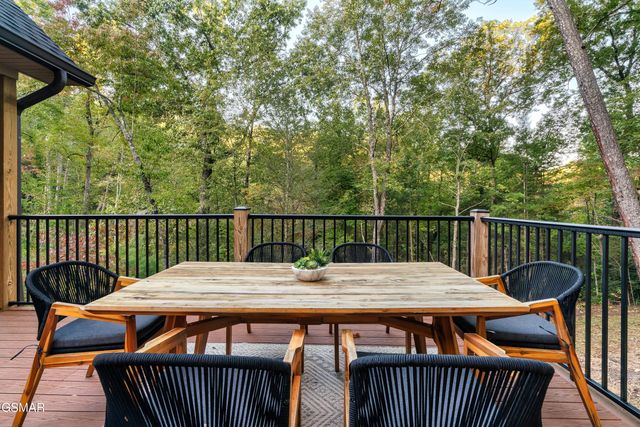 1325 Harmony Way, Sevierville, TN 37876