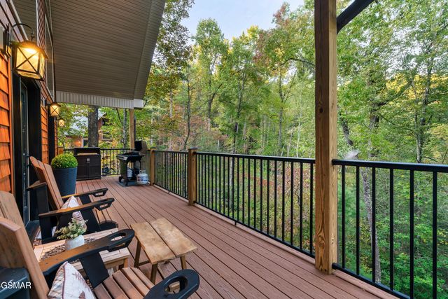 1325 Harmony Way, Sevierville, TN 37876