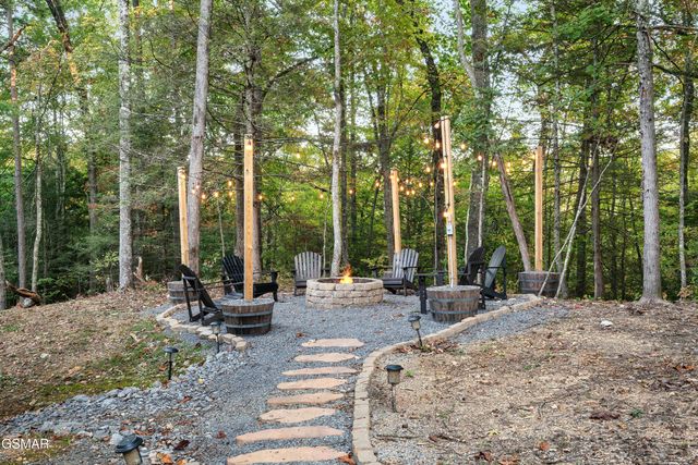 1325 Harmony Way, Sevierville, TN 37876