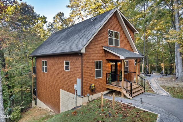 1325 Harmony Way, Sevierville, TN 37876