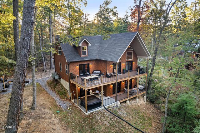 1325 Harmony Way, Sevierville, TN 37876