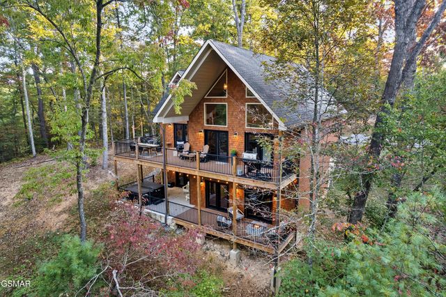 1325 Harmony Way, Sevierville, TN 37876