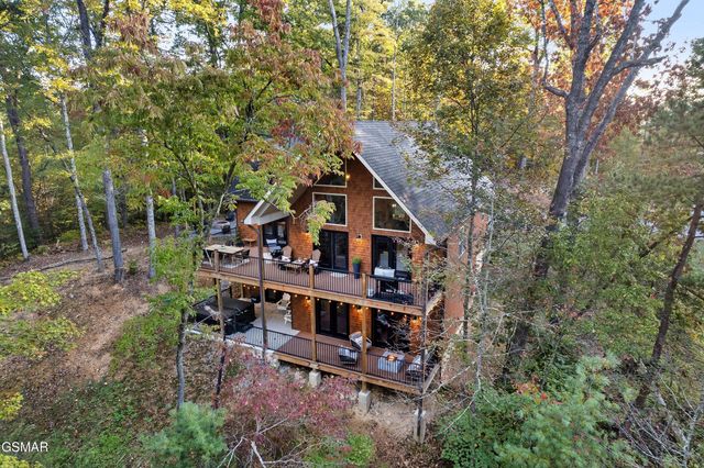 1325 Harmony Way, Sevierville, TN 37876