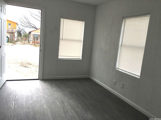 123 W Mitchell, San Antonio, TX 78204