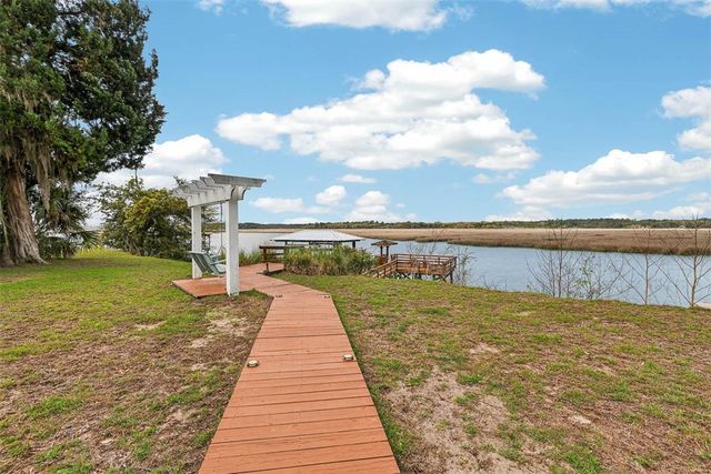 1034 NE Heron Place, Townsend, GA 31331