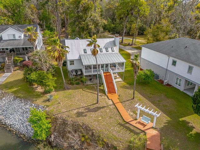 1034 NE Heron Place, Townsend, GA 31331