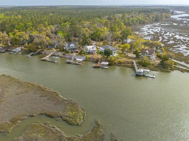 1034 NE Heron Place, Townsend, GA 31331