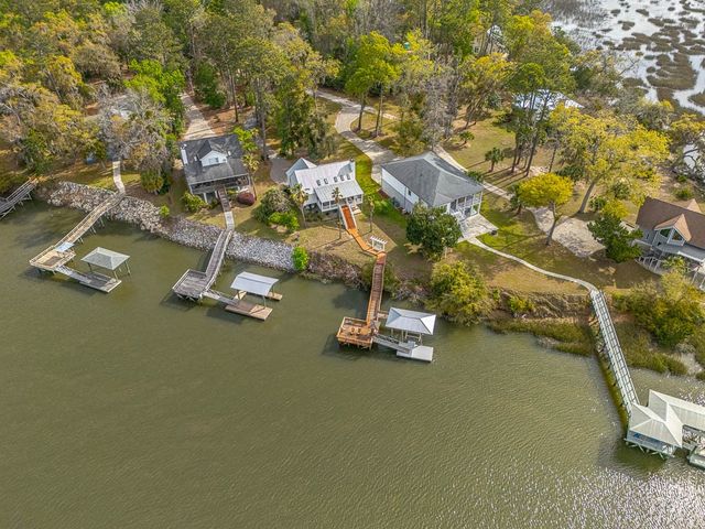 1034 NE Heron Place, Townsend, GA 31331