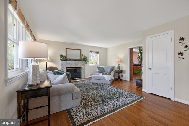 715 PARK ST SE, Vienna, VA 22180