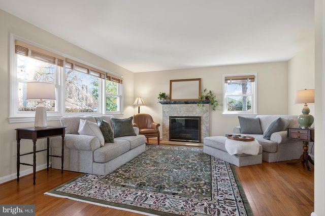 715 PARK ST SE, Vienna, VA 22180