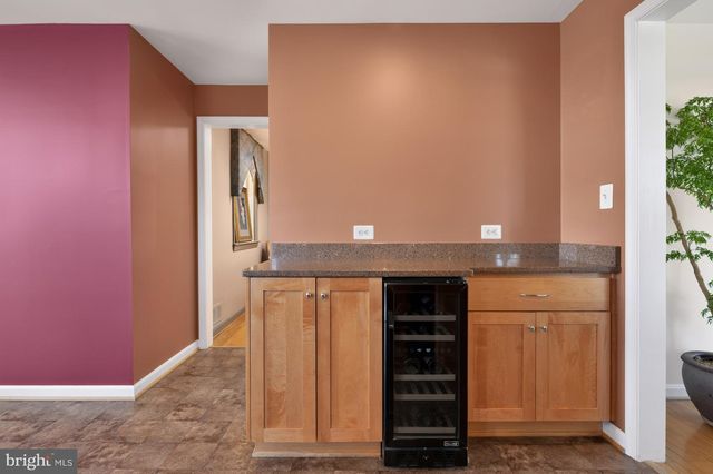 715 PARK ST SE, Vienna, VA 22180