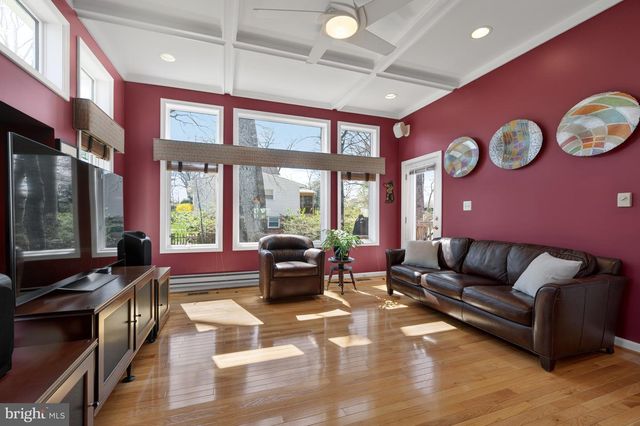 715 PARK ST SE, Vienna, VA 22180