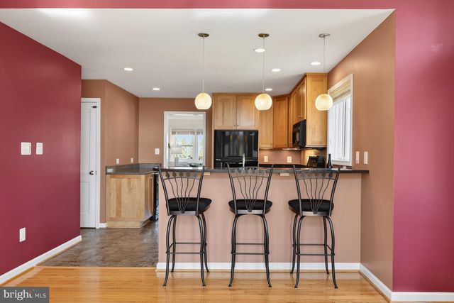 715 PARK ST SE, Vienna, VA 22180