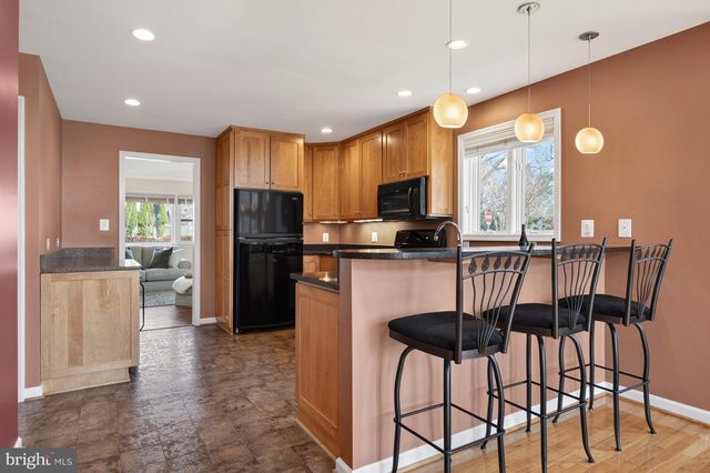 715 PARK ST SE, Vienna, VA 22180